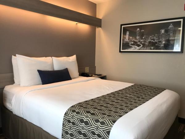 Microtel Inn & Suites by Wyndham Atlanta Buckhead Area : photo 7 de la chambre chambre lit queen-size - non-fumeurs