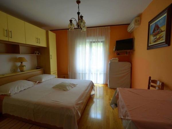 Apartman Ivana : photo 4 de la chambre chambre double avec salle de bains privative