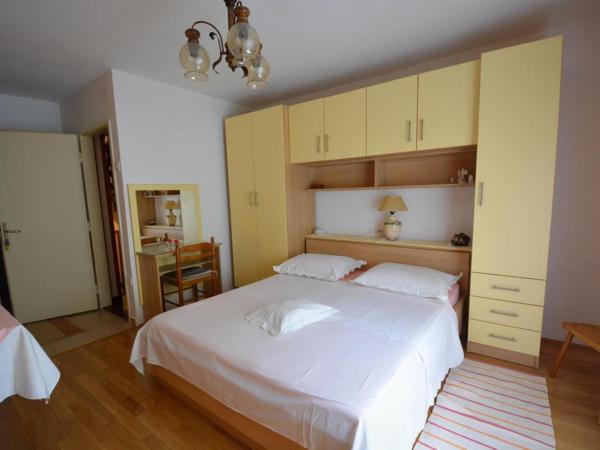 Apartman Ivana : photo 2 de la chambre chambre double avec salle de bains privative