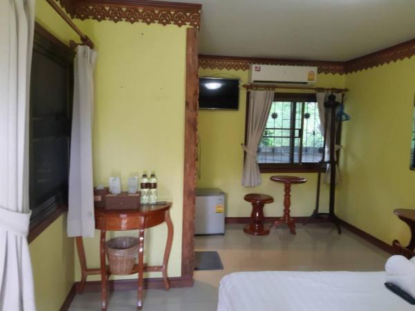 Montri Resort Donmuang Bangkok : photo 7 de la chambre chambre double suprieure avec accs  la piscine