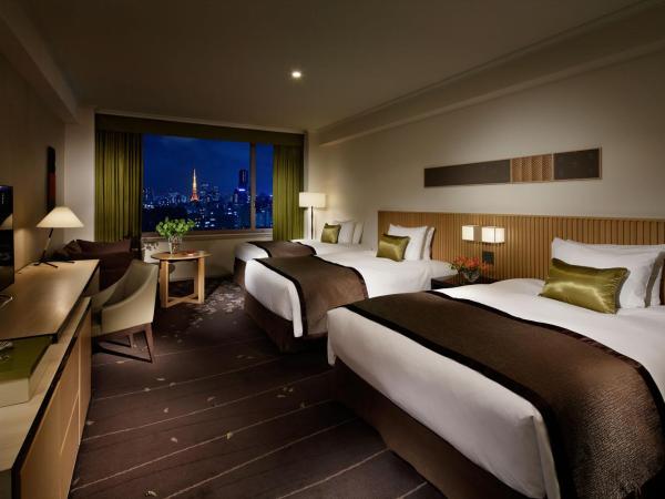 The Prince Sakura Tower Tokyo, Autograph Collection : photo 1 de la chambre chambre lits jumeaux deluxe avec lit d'appoint et accès au sauna - vue sur tour de tokyo - non-fumeurs/côté tour