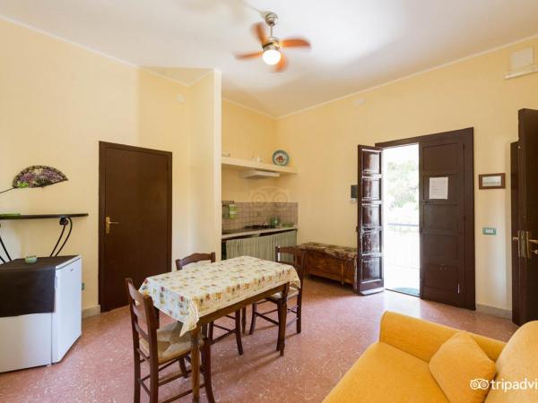 B&B Villa Pia : photo 1 de la chambre chambre familiale avec salle de bains