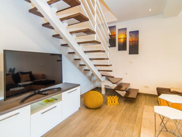 Milohanic Luxury Porec Apartments : photo 2 de la chambre appartement avec balcon