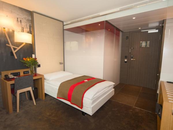 Agora Swiss Night by Fassbind : photo 3 de la chambre chambre simple affaires 