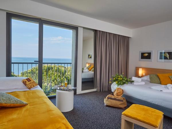 Grand Hotel Du Golfe : photo 7 de la chambre chambre prestige avec vue sur la mer