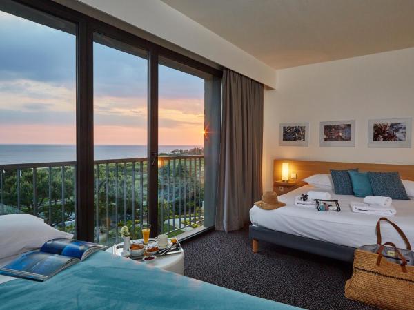 Grand Hotel Du Golfe - Spa & Gastronomie : photo 6 de la chambre chambre prestige avec vue sur la mer