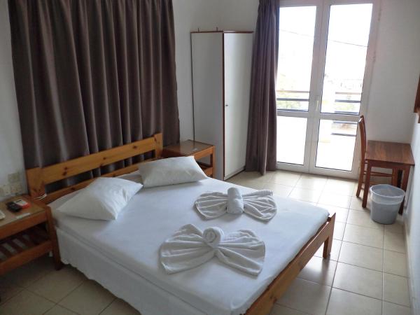 Poseidon Hotel : photo 4 de la chambre chambre double ou lits jumeaux