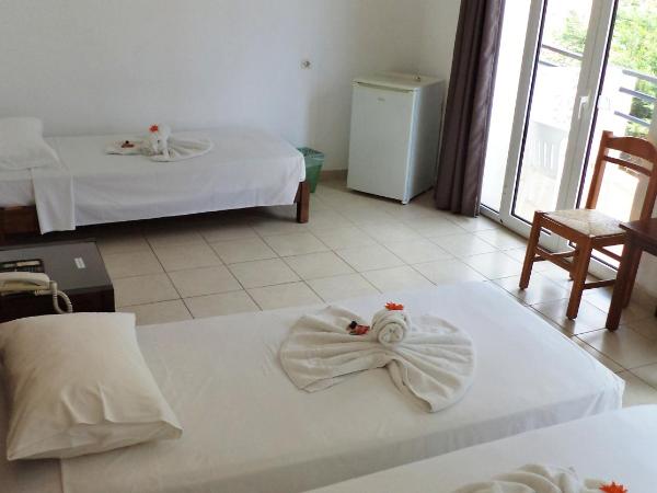 Poseidon Hotel : photo 5 de la chambre chambre triple