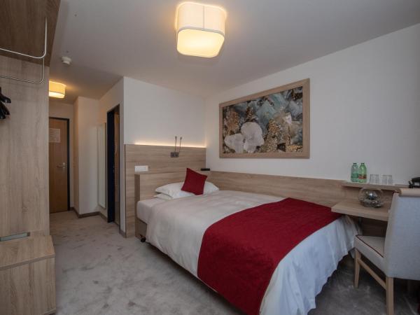 Hotel Sonne St. Moritz 3* Superior : photo 1 de la chambre chambre simple supérieure - annexe