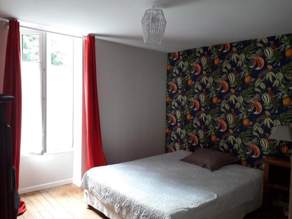 Les Talvasières : photo 2 de la chambre chambre double - vue sur jardin