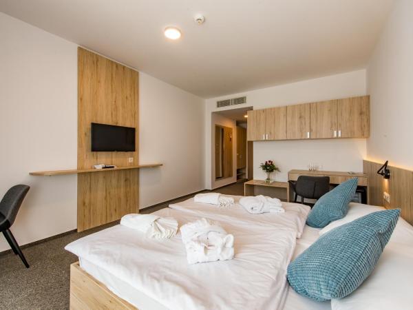 Akadémia Hotel : photo 5 de la chambre chambre double standard avec balcon 