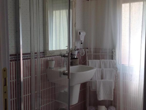 City Garden Guest House : photo 8 de la chambre chambre double supérieure avec balcon