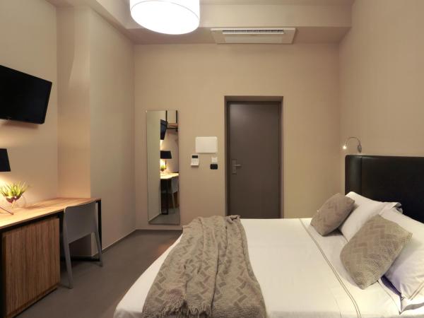 Hotel Aloisi : photo 3 de la chambre chambre double ou lits jumeaux supérieure
