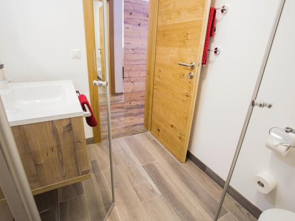 Piz Ot : photo 6 de la chambre chambre lit queen-size avec balcon