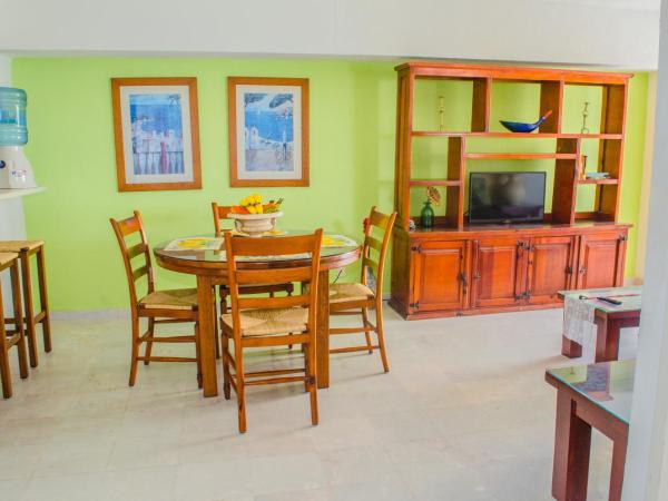 ENNA INN IXTAPA DEPARTAMENTOS ViSTA AL MAR : photo 2 de la chambre appartement avec balcon