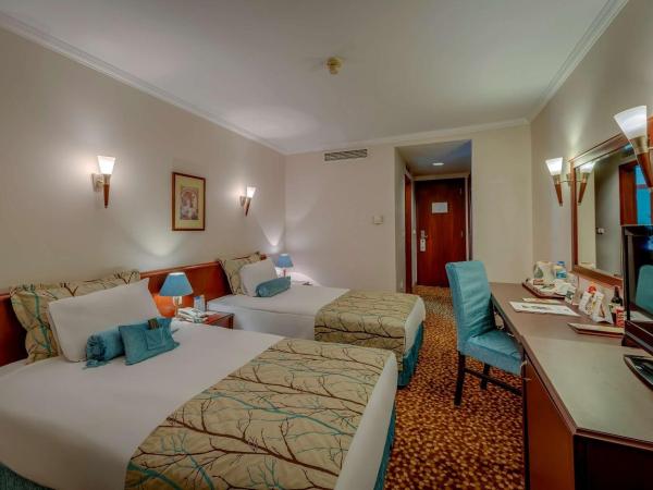 Best Western Plus Khan Hotel : photo 4 de la chambre chambre triple