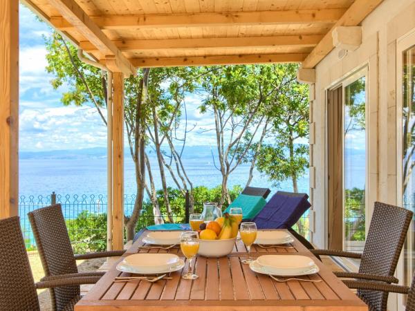 Camping Glavotok : photo 5 de la chambre villa with  terrace and sea view