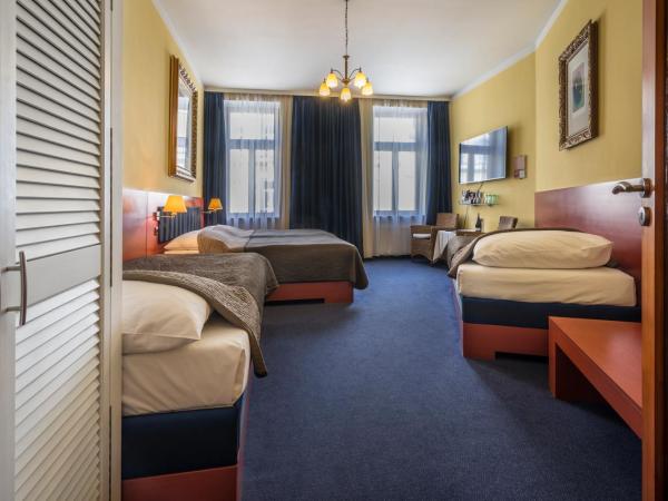 Hotel Arte : photo 3 de la chambre chambre quadruple standard