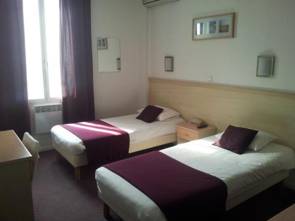 Hôtel Du Midi : photo 3 de la chambre chambre lits jumeaux