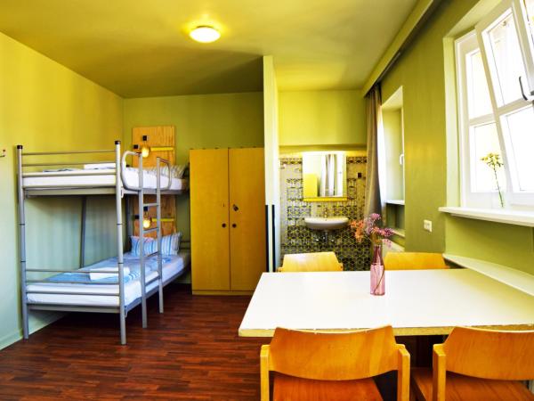 Amstel House Hostel : photo 5 de la chambre chambre quadruple avec salle de bains commune