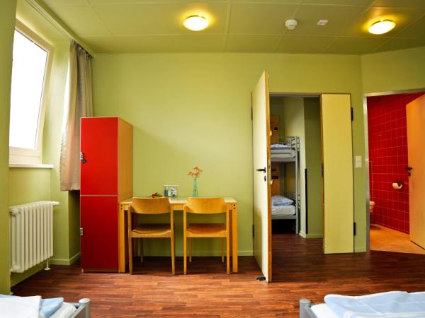 Amstel House Hostel : photo 4 de la chambre chambre familiale avec salle de bains