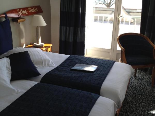 Le Querrien : photo 2 de la chambre chambre double confort - vue sur mer