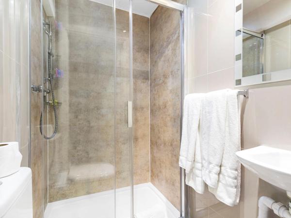 Hotel Shepherds Bush London : photo 6 de la chambre petite chambre double avec fenêtre et lit double