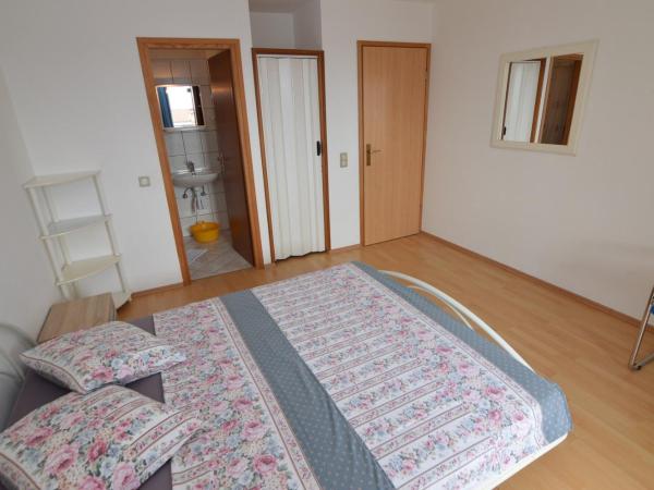 Arthouse Villa Palma : photo 3 de la chambre chambre double ou lits jumeaux - vue sur jardin