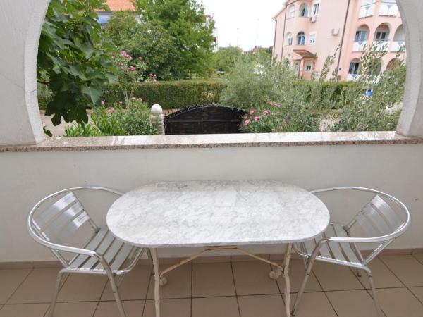 Arthouse Villa Palma : photo 3 de la chambre chambre double avec salle de bains privative