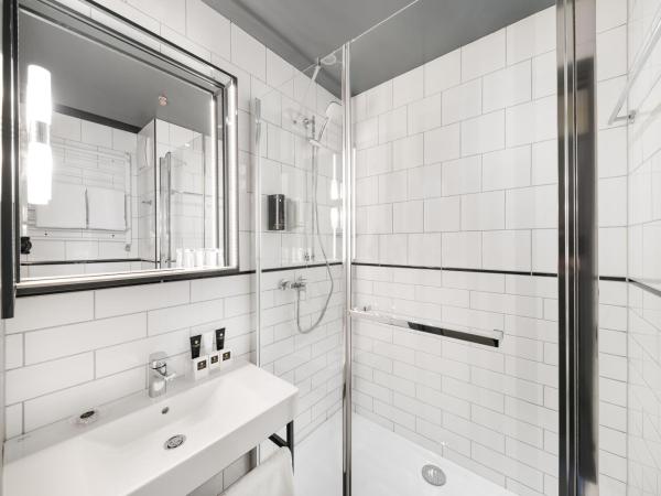 D8 Hotel : photo 4 de la chambre chambre familiale