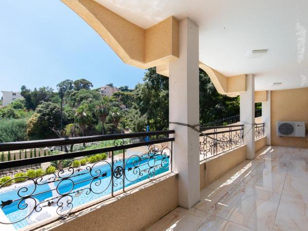 Résidence d'Azur Riou : photo 1 de la chambre appartement - vue sur piscine 