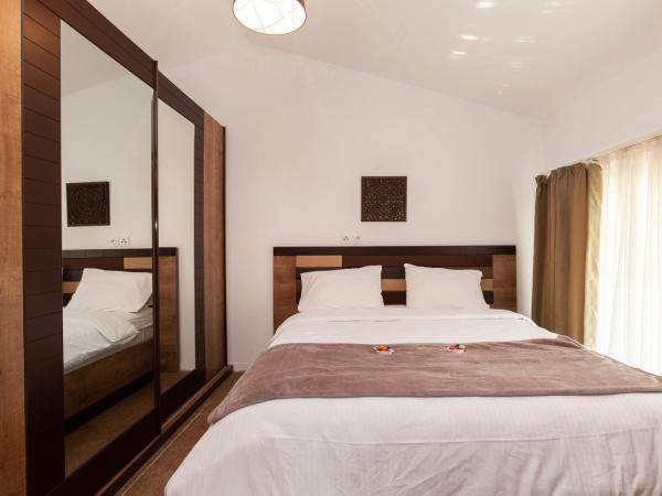 Résidence d'Azur Riou : photo 10 de la chambre appartement en duplex