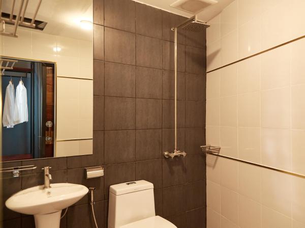 W22 by Burasari - SHA Extra Plus Certified : photo 5 de la chambre chambre triple