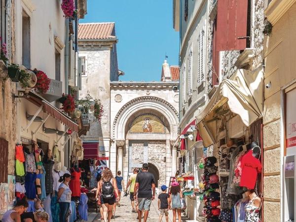 Arthouse Villa Palma : photo 6 de la chambre chambre double ou lits jumeaux avec douche