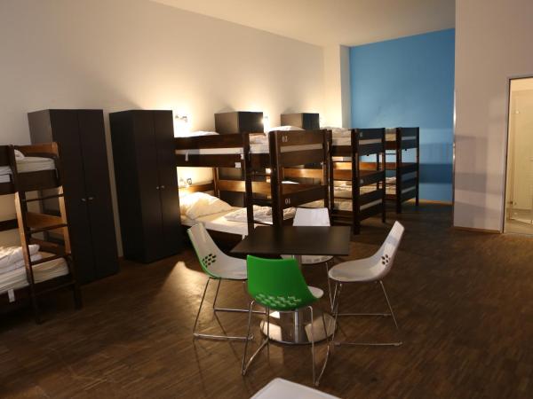 Five Elements Hostel Leipzig : photo 1 de la chambre lit dans dortoir mixte de 6 lits