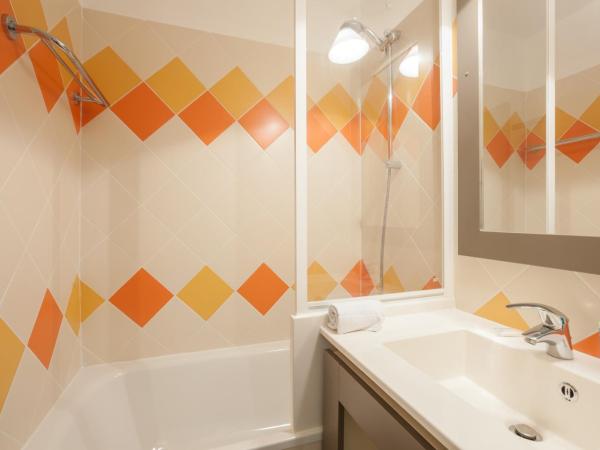 Résidence Pierre & Vacances Les Platanes : photo 2 de la chambre studio avec alcôve et terrasse ou balcon (4 personnes)