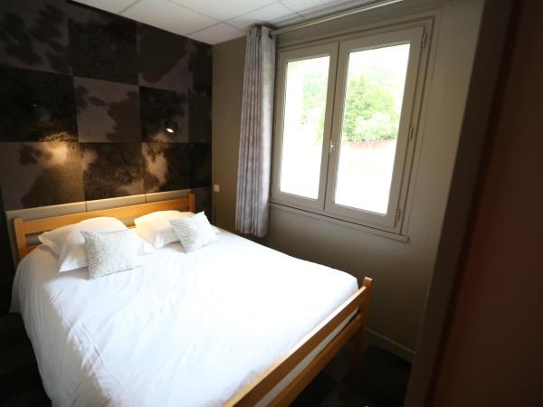 Gîte-Hôtel Le P'tit Cham : photo 3 de la chambre chambre double Économique