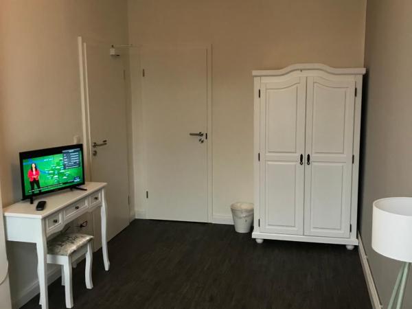 Hotel Fame am Hauptbahnhof : photo 4 de la chambre chambre simple avec salle de bains privative