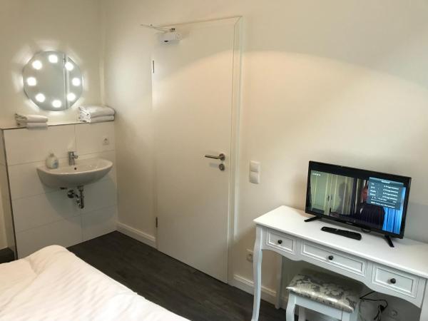 Hotel Fame am Hauptbahnhof : photo 4 de la chambre chambre simple avec salle de bains commune