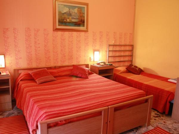 Hotel San Giovanni : photo 1 de la chambre chambre triple