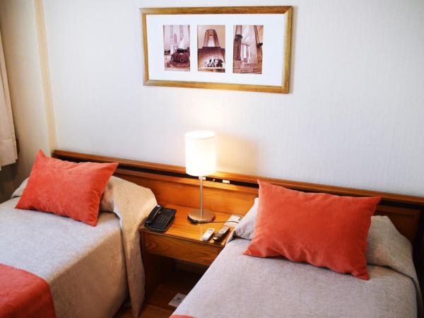 Hotel Solans Carlton : photo 1 de la chambre chambre triple exécutive