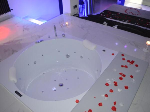 B&B Vesuvius : photo 6 de la chambre suite deluxe avec baignoire spa