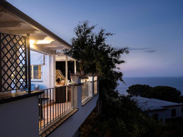 Grifo Hotel Charme & SPA : photo 1 de la chambre suite de luxe avec bain à remous