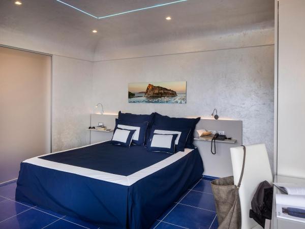 Grifo Hotel Charme & SPA : photo 8 de la chambre suite de luxe avec bain à remous