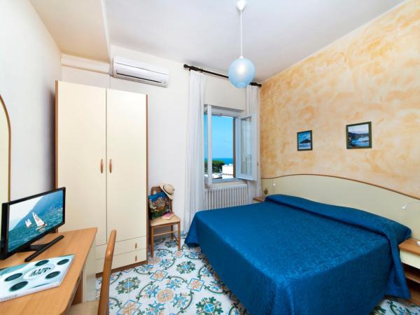 Hotel Casa Di Meglio : photo 2 de la chambre chambre double - vue sur mer