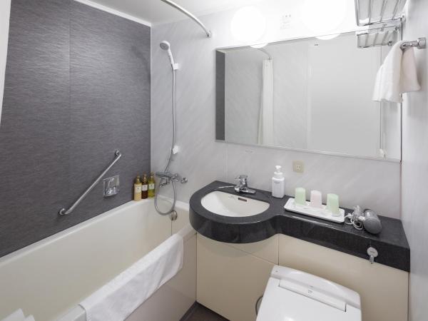HOTEL MYSTAYS Kyoto Shijo : photo 5 de la chambre chambre triple de luxe - non-fumeurs