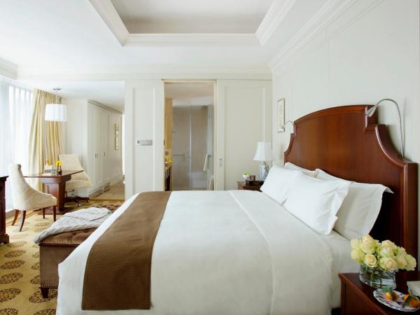 The Langham, Shenzhen : photo 2 de la chambre deluxe room -  king bed