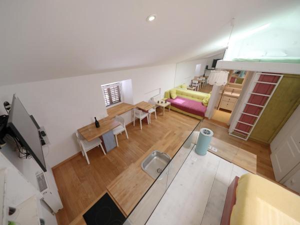 Central Apartments Integrated Hotel : photo 4 de la chambre studio supérieur - narodni trg 5