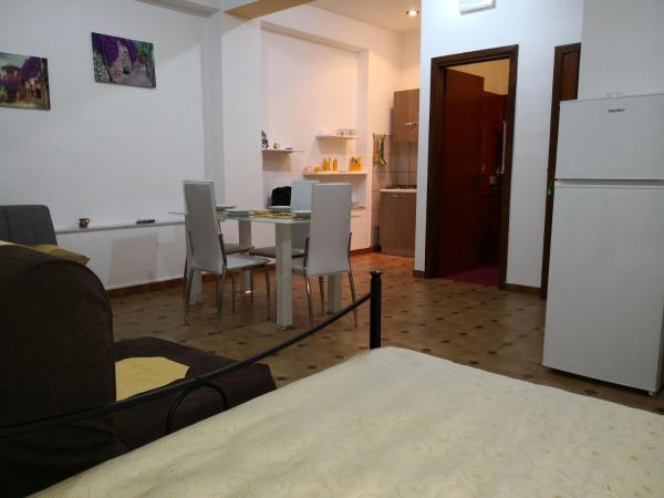 Monolocale Trappitello - Apartments : photo 5 de la chambre studio familial