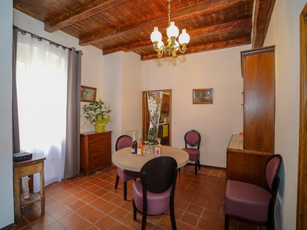 L'Escale : photo 6 de la chambre emilie 1 room apartment to share shared bathroom/toilet